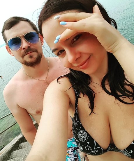 Elena M exclusive star pic