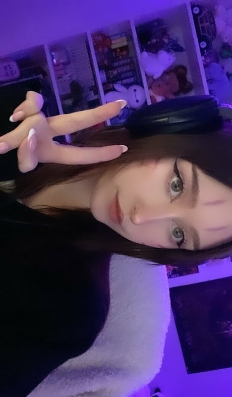 Allykitti pornographic model gallery