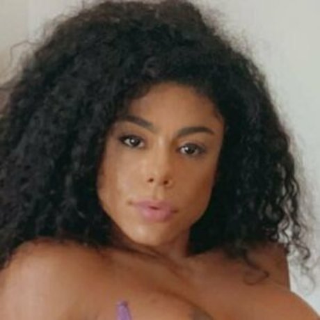 Yanetfitness nude model photo