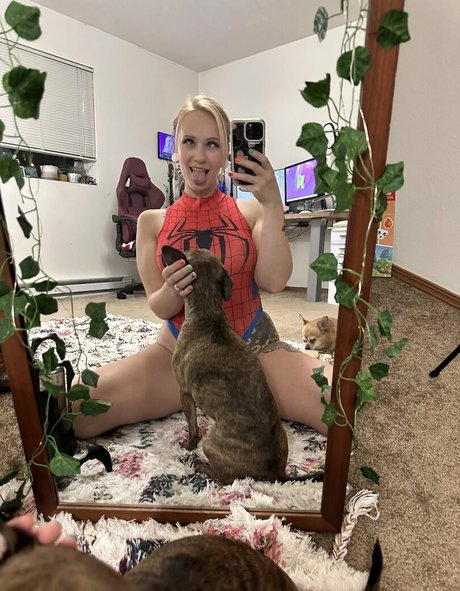 GGKaity nude actress picture