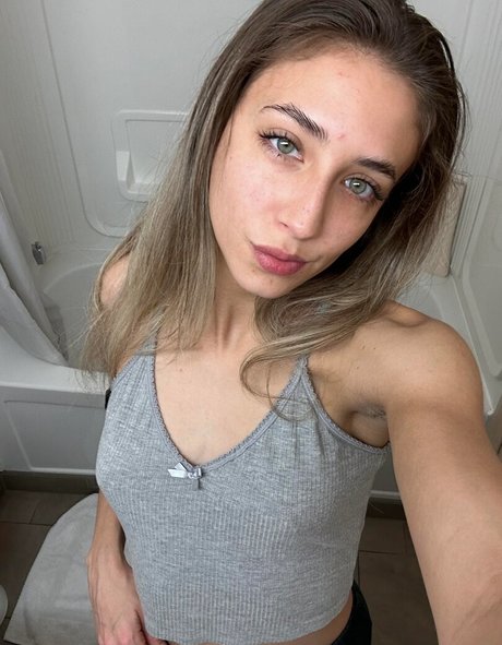 YellowMinimum6204 pornstar pics