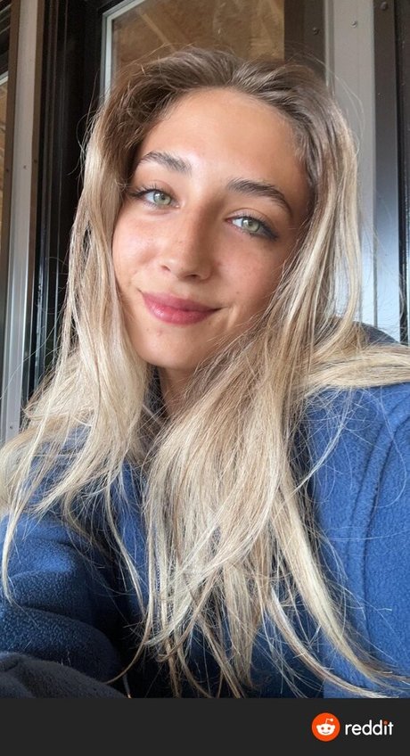 YellowMinimum6204 naked pornstar img