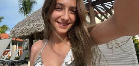 YellowMinimum6204 model sex images