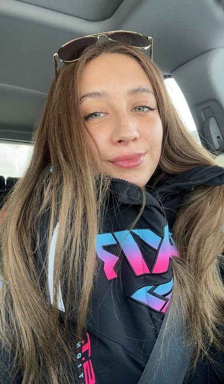 YellowMinimum6204 model images