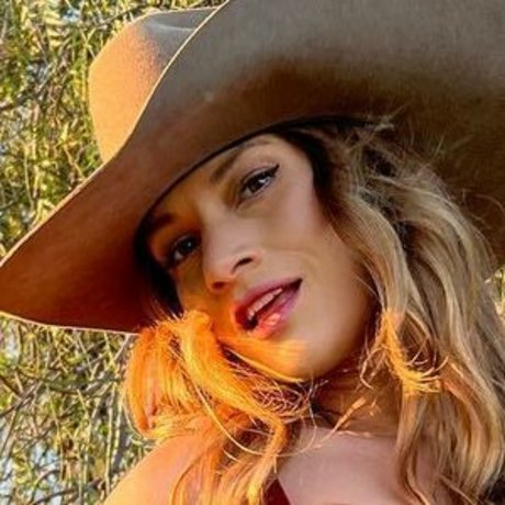 Savannah Ryan pornstar nude images