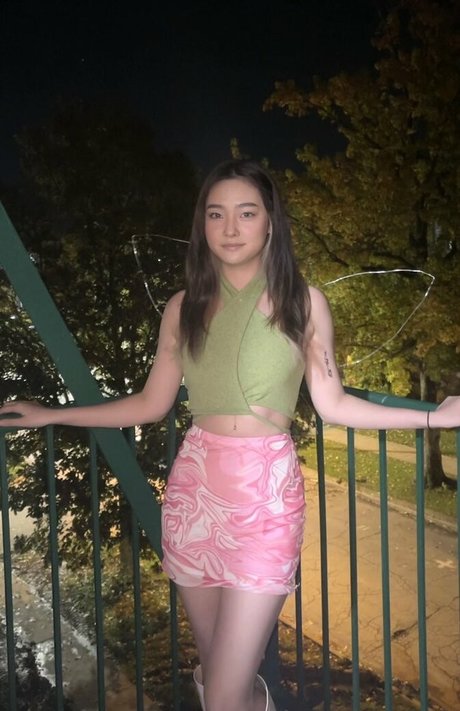 esblee erotic model pictures