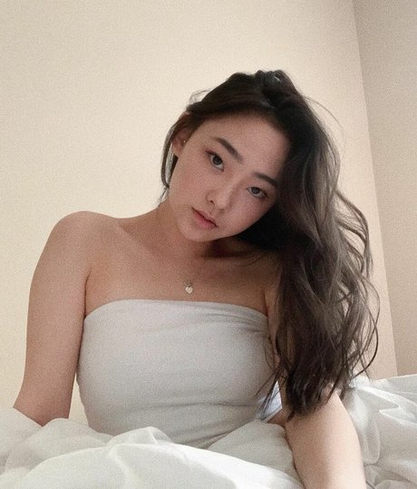 esblee nudes star photo