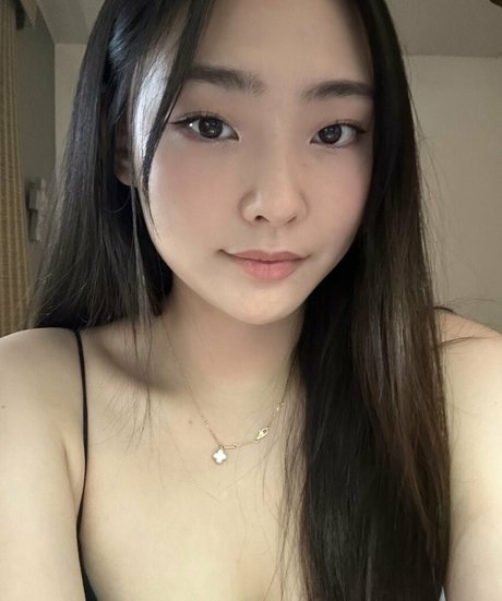 esblee nudes actress galleries