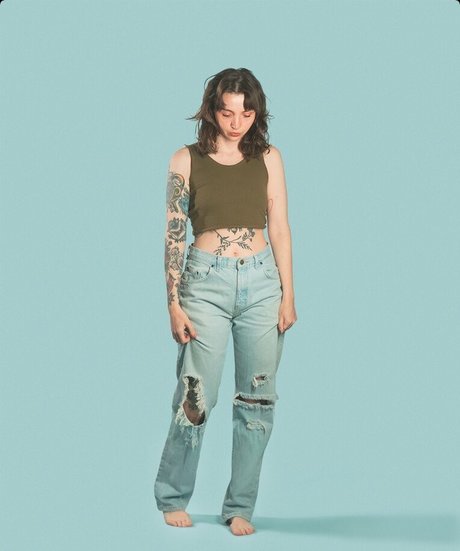 Qcknd model hd photos