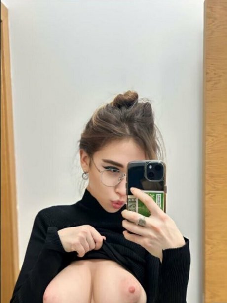 claudia nerdy sexy model galleries