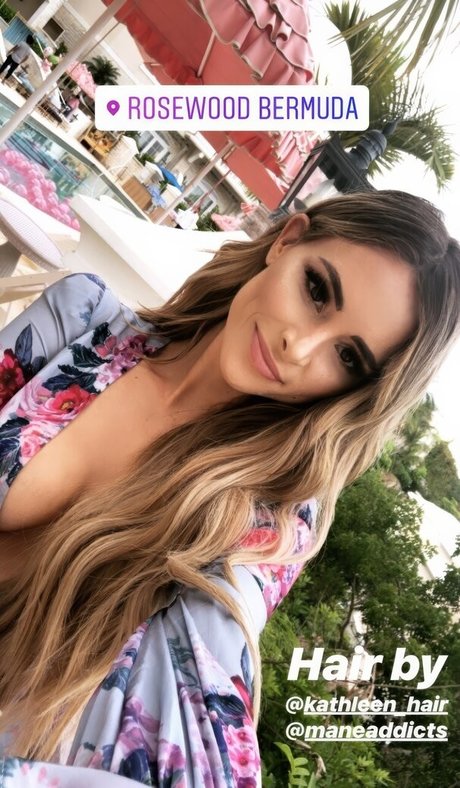 Amanda Stanton star top archive