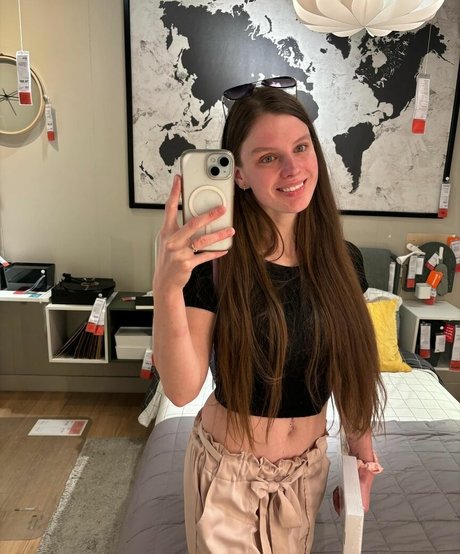 thenaughtykim star nude pictures