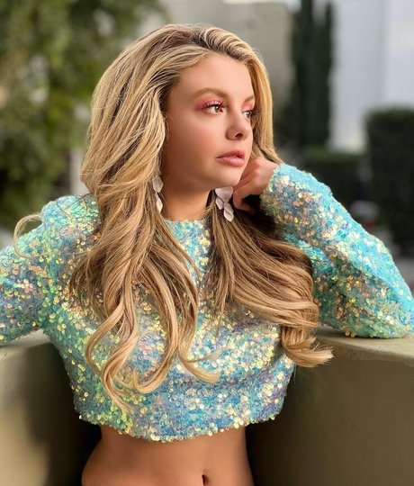 Mallory James Mahoney model hd img