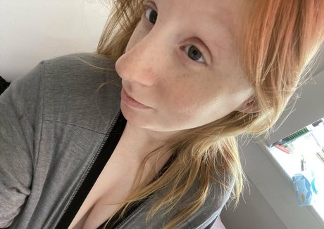 jizz4nora star high quality picture