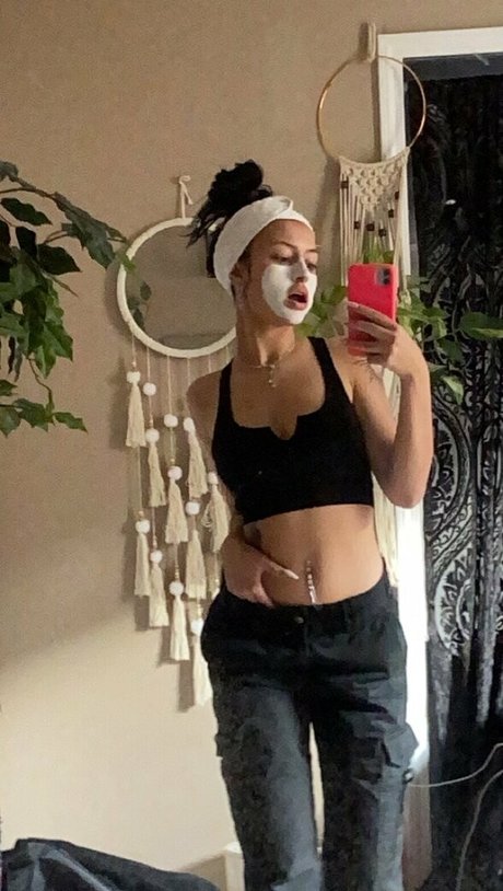 mia angelina nude actress pic