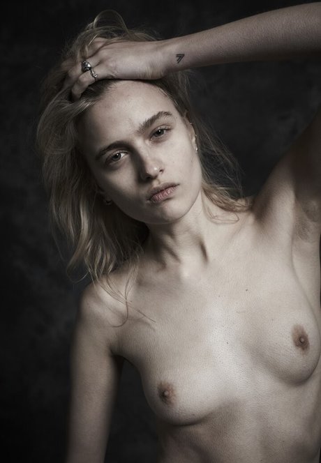 Cumgirl8 model adult photos