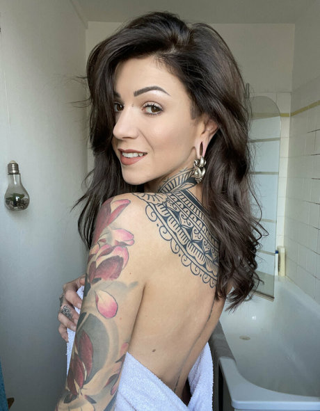 CerizVodka erotic model images