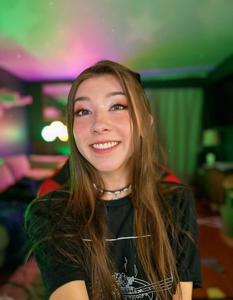 Raisa Riikonen star sexy image