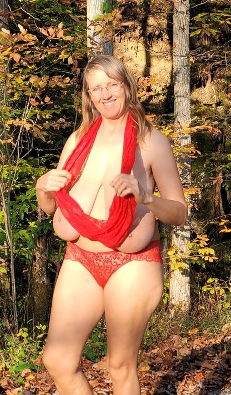 Busty Petra pornstar exclusive pic