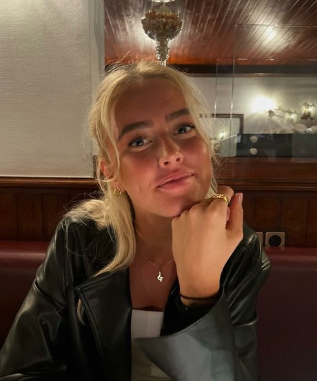 Its Emma 18 pornstar xxx images