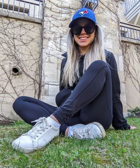 Hot Yoga Babe nudes pornstar picture