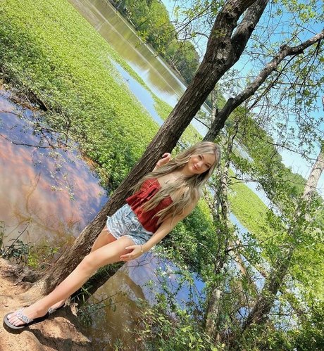 melissapreslee pornographic model photo