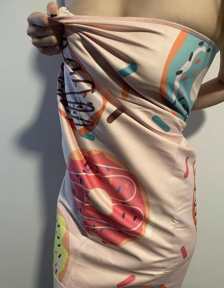 Kyra Wild model porn photo