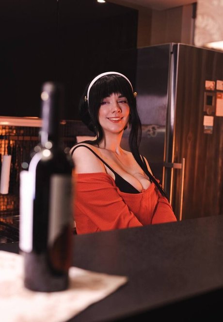 awesomi erotic model pic