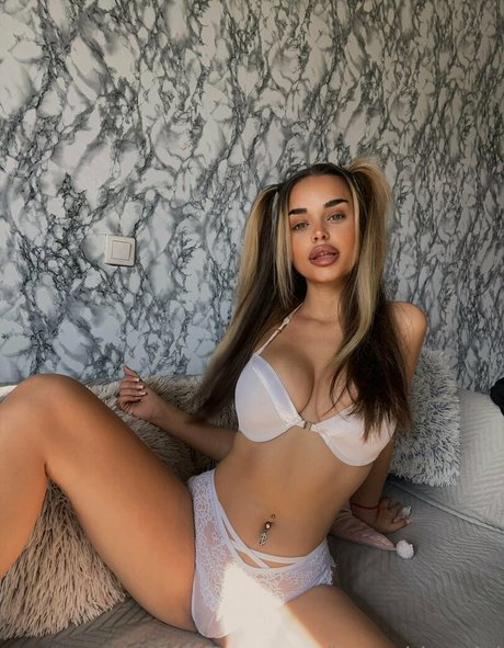 pretty ebony onlyfans pornos images