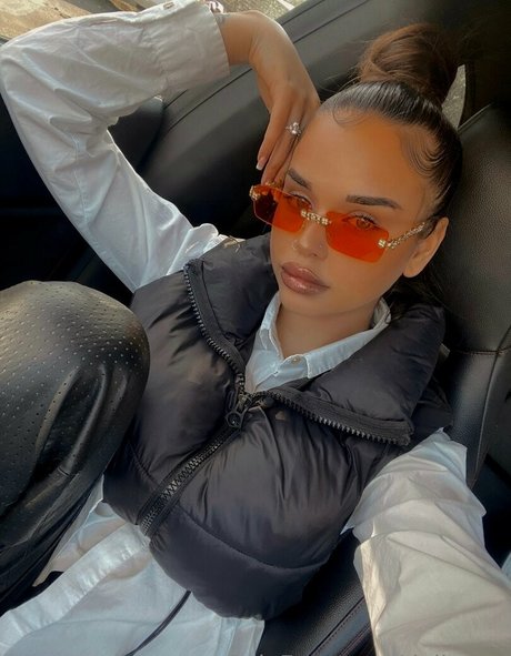 milf young onlyfans beautiful naked img