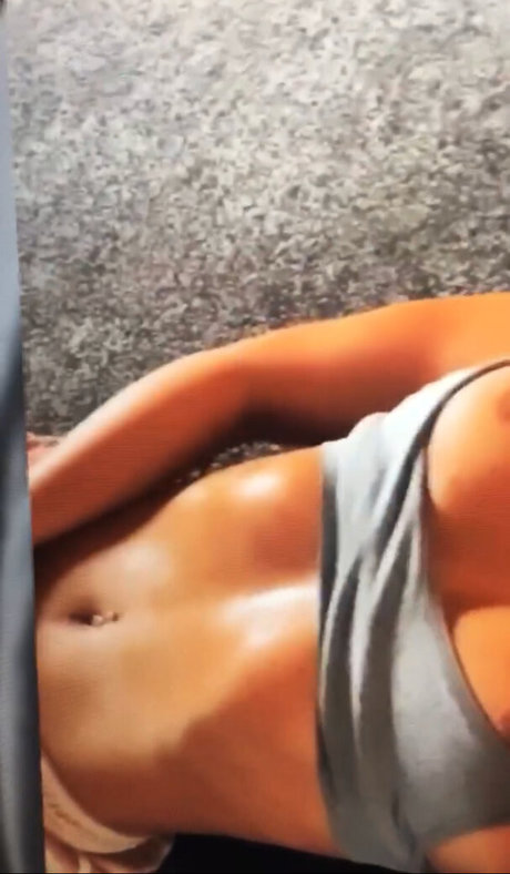 Camilla Ainsworth model hot pic