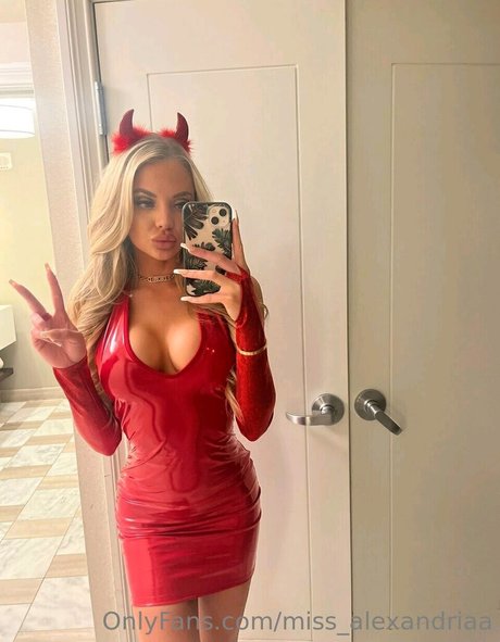 Miss Alexandriaa free star img