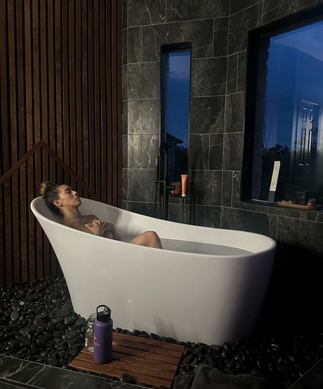 Hannah Eden Fitness sex model pic