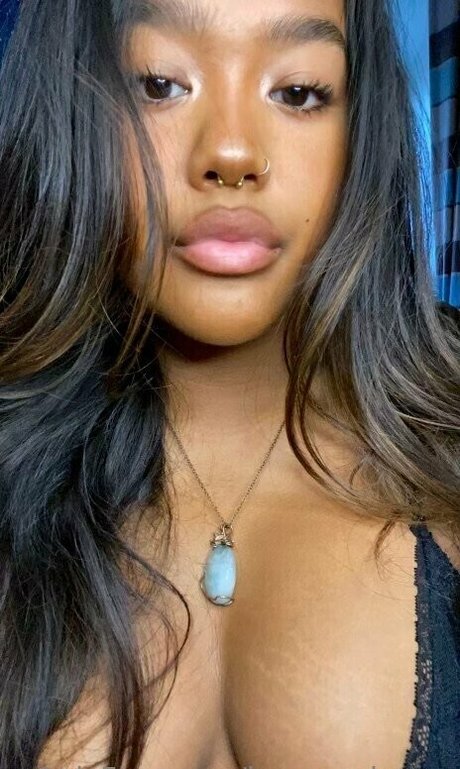 Bunnyscherry pornstar naked image