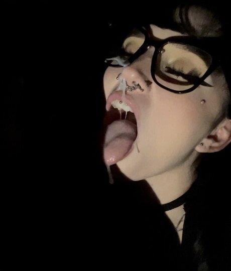 Emilyy Manson star hot picture