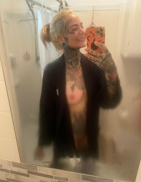 Vero Venturing star sexy pic