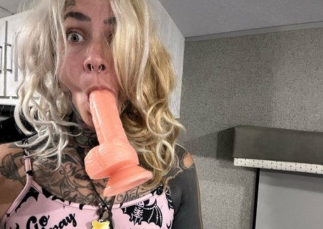 Vero Venturing model nudes images