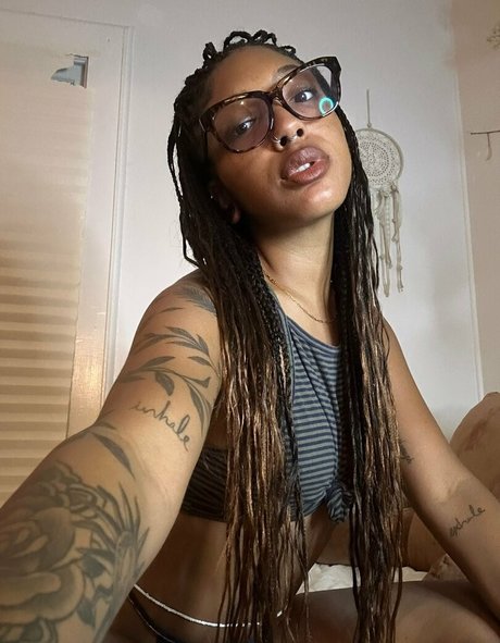 Juice Box Bri free star images