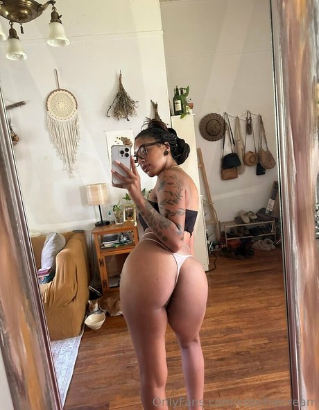 Juice Box Bri model erotic pictures