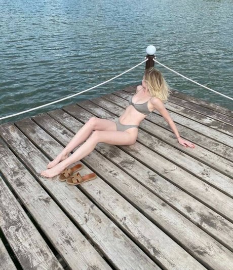 Ritori2005 erotic actress archive