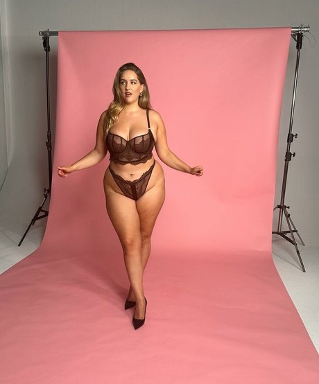 Joann Van Den Herik xxx model gallery