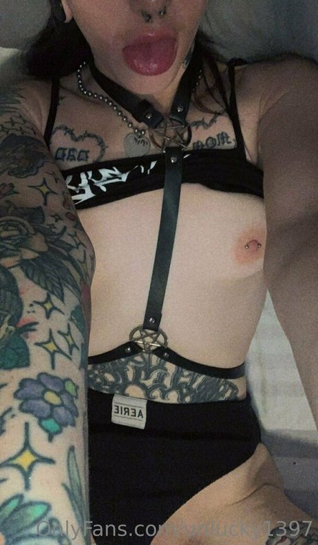 unlucky1397 erotic star pics