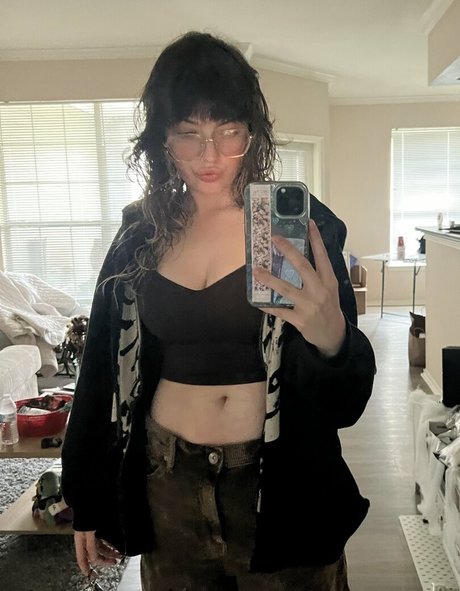 Waluiguigui star naked img