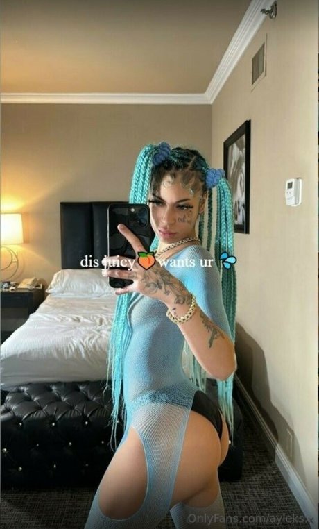 Ayleks sexy star pic