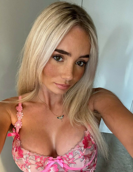 rosecassidy sexy pornstar photos