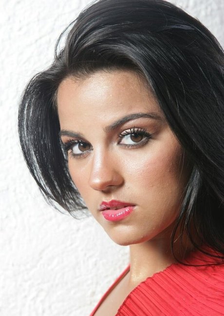 Maite Perroni pretty model photo