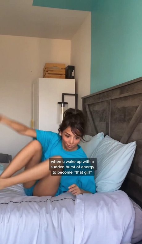 Riri Bichri model beautiful pic