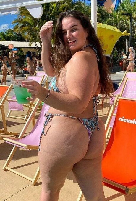 Tiffany Hutchinson star hd img