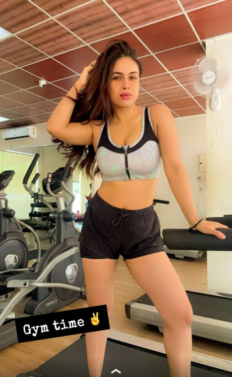 Nehhaa Malik model beautiful gallery