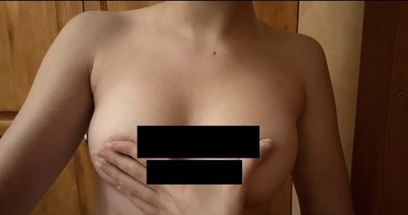 Skainheda model pornographic images